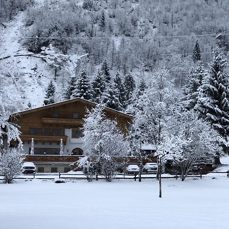 Hotel Kuenstleralm Kaprun Bagian luar foto