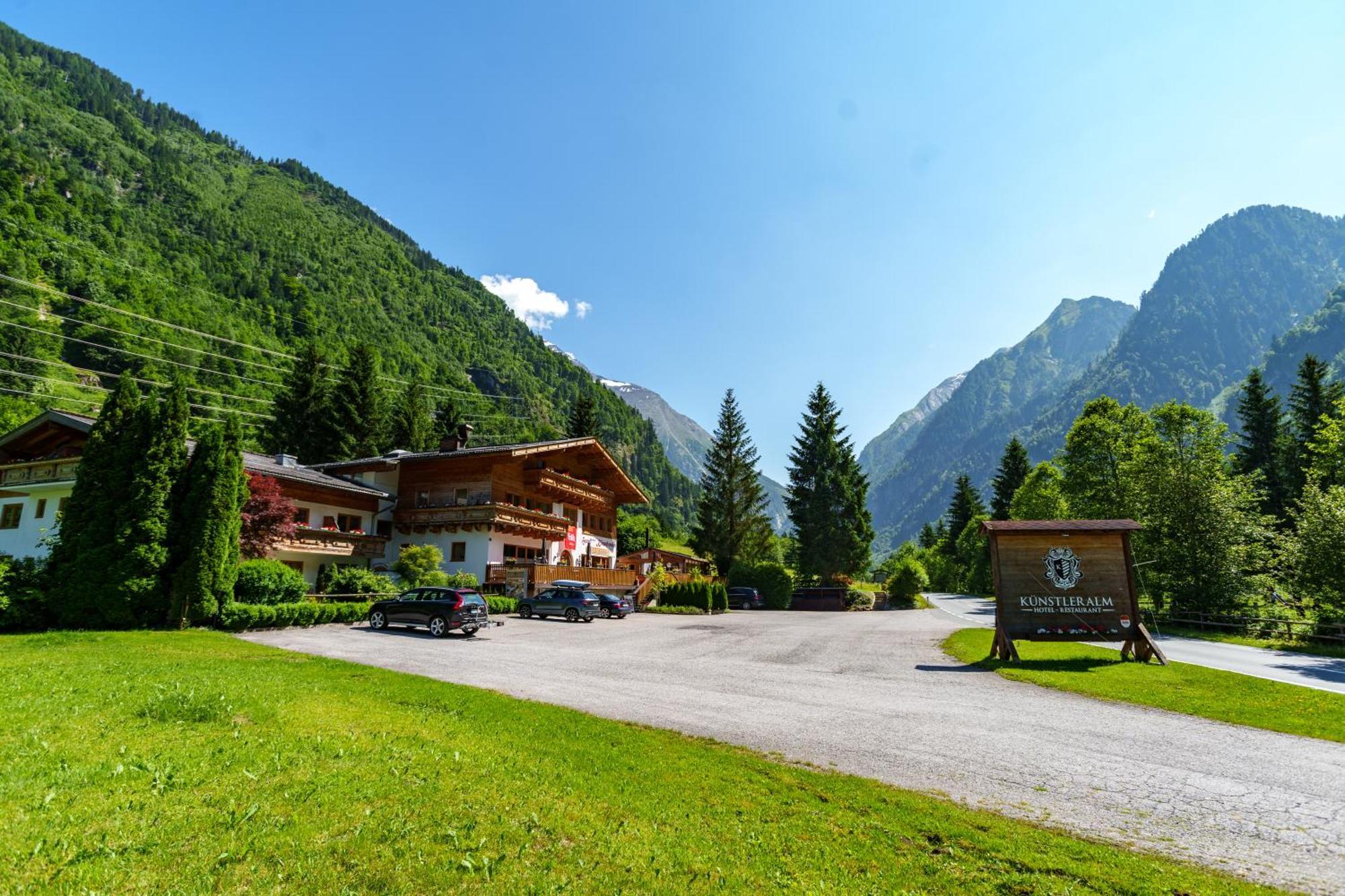 Hotel Kuenstleralm Kaprun Bagian luar foto