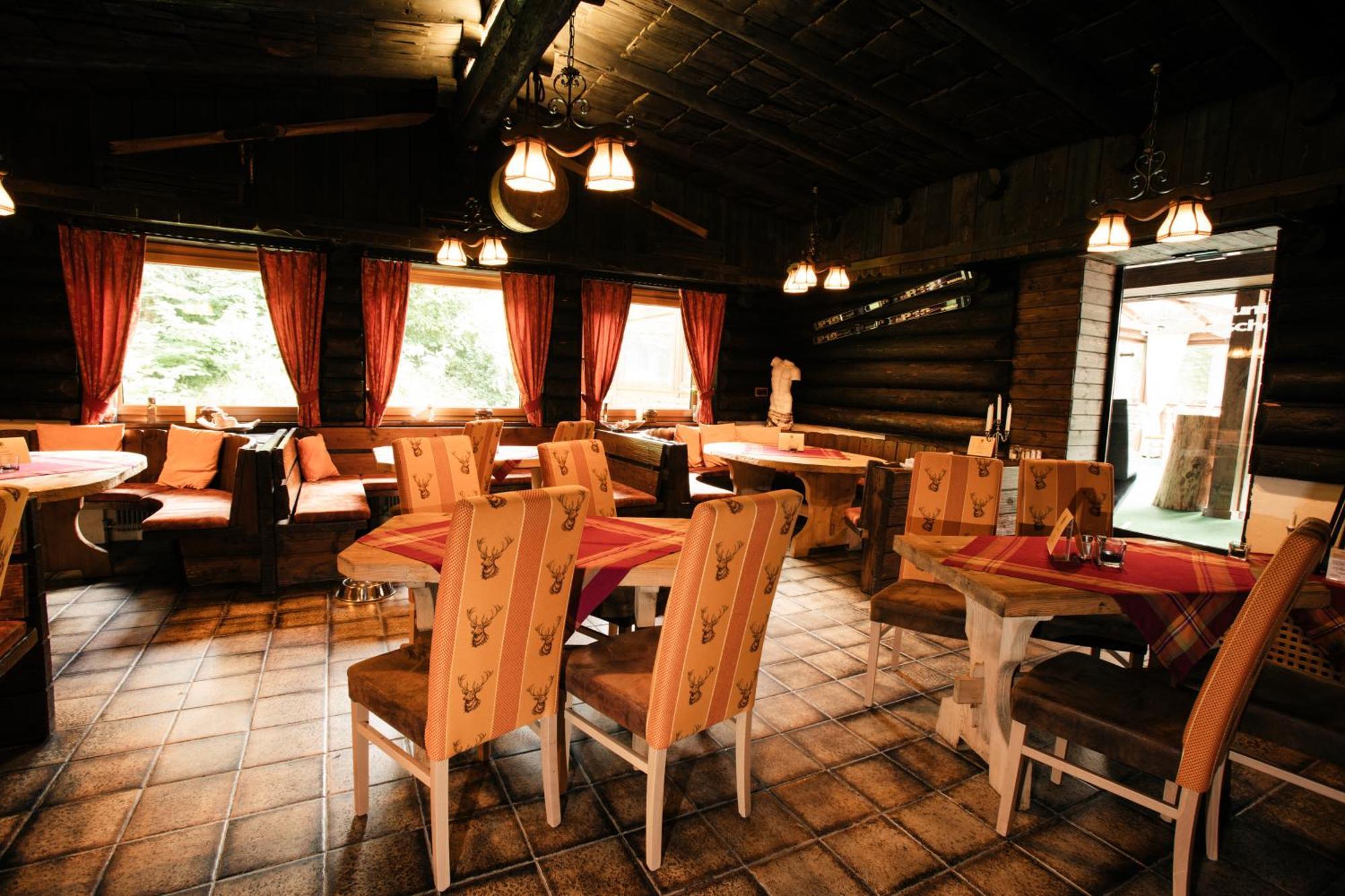 Hotel Kuenstleralm Kaprun Bagian luar foto