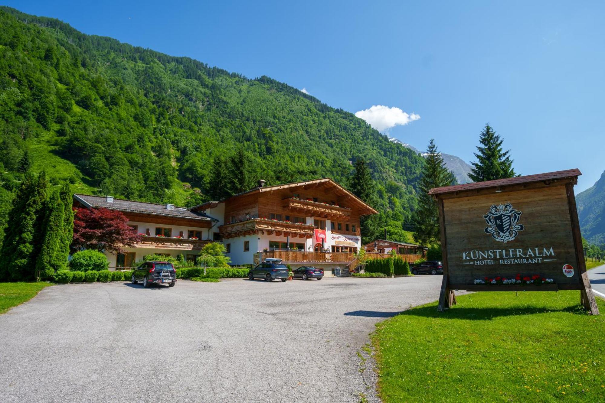 Hotel Kuenstleralm Kaprun Bagian luar foto