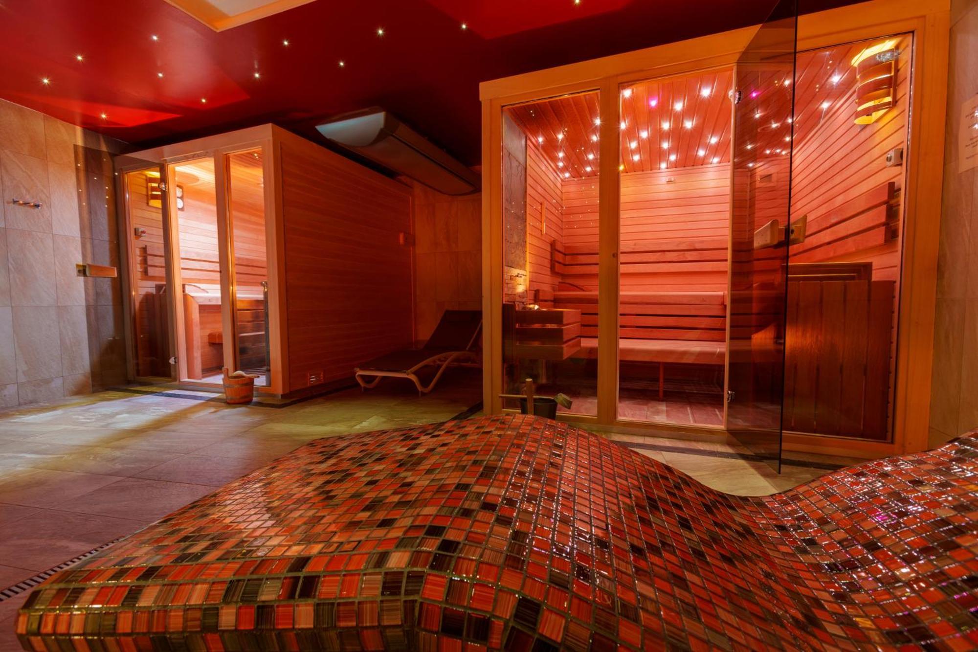 Hotel Kuenstleralm Kaprun Bagian luar foto