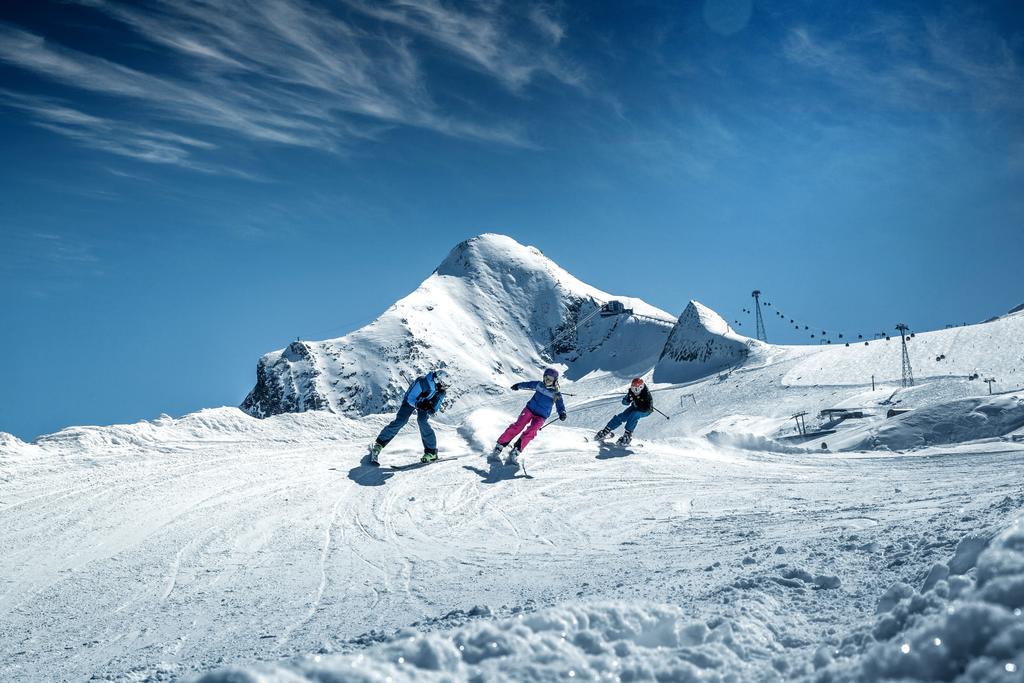 Hotel Kuenstleralm Kaprun Bagian luar foto