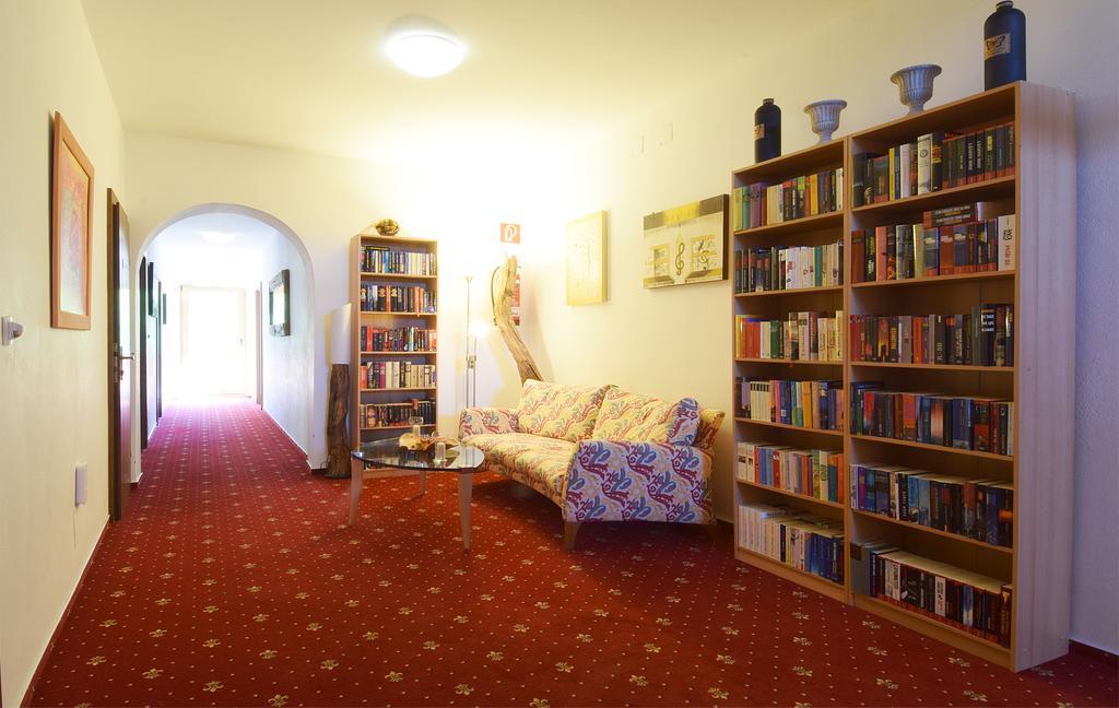 Hotel Kuenstleralm Kaprun Bagian luar foto