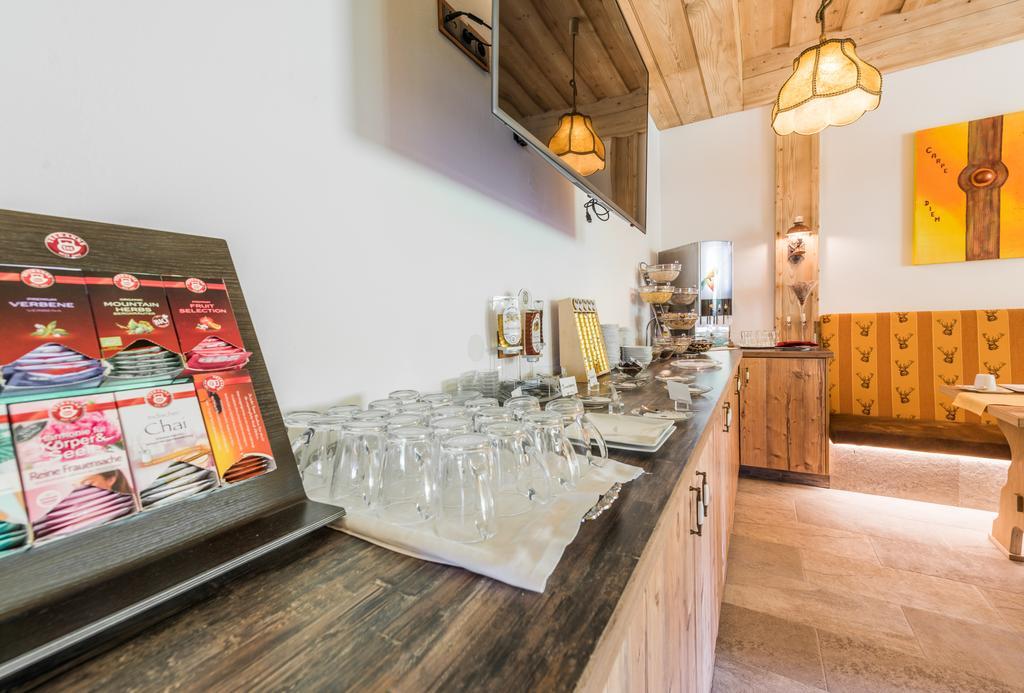 Hotel Kuenstleralm Kaprun Bagian luar foto